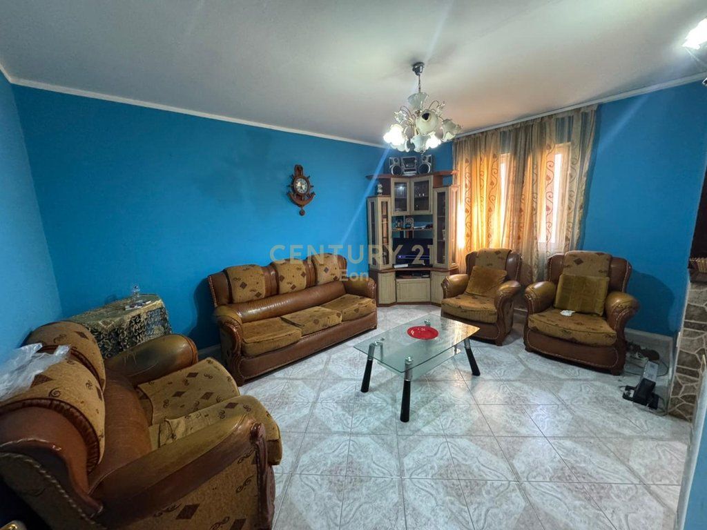 Apartament 2+1 Per Shitje Stadiumit, Durres !