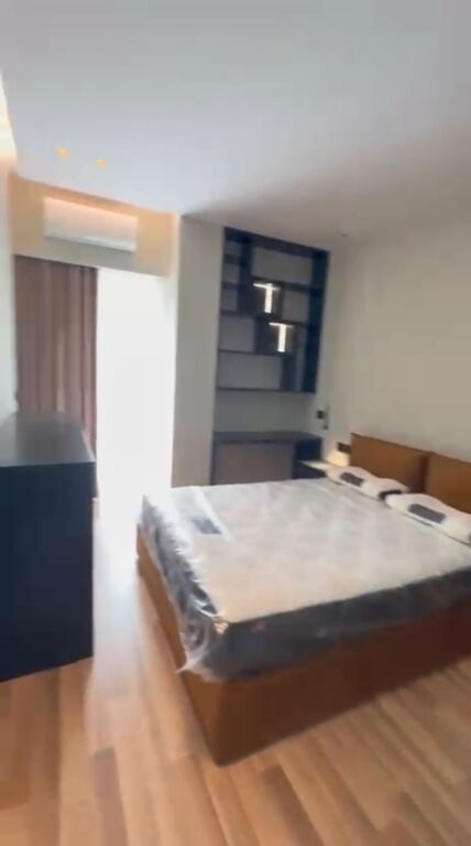 🏡 Apartament 1+1 me post parkimi me qira – pranë Air Albania Stadium