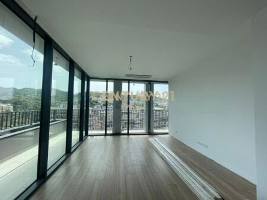 LAKE VIEW, OFFICE SPACE FOR RENT 2+1+2+STORAGE! 1,600 € /Month Total Area 134m2