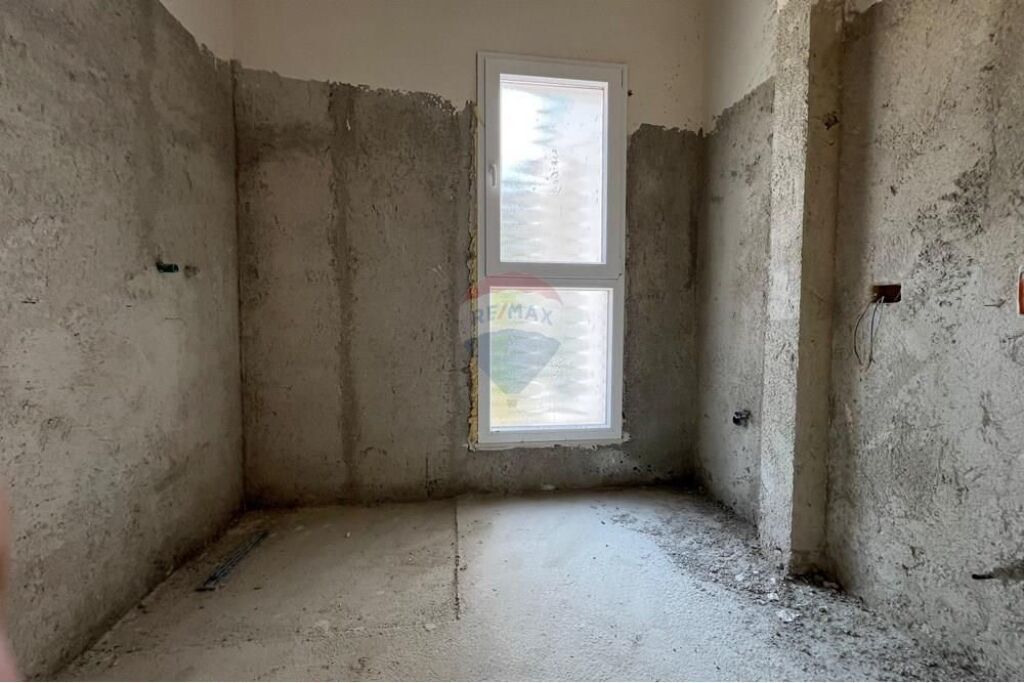 🏡 Apartment 1+1 for Sale – Lungomare, Vlorë