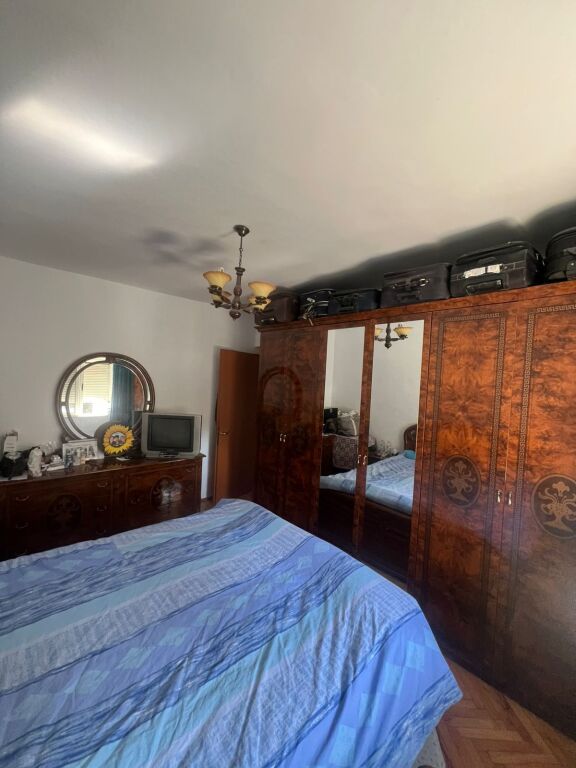 Shitet Apartament 3+1,Rruga Karl Gega.