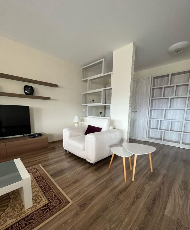 Jepet me qera Apartamenti 2+1+2 , Rezidenc Long Hill mbrapa Teg 1500 euro