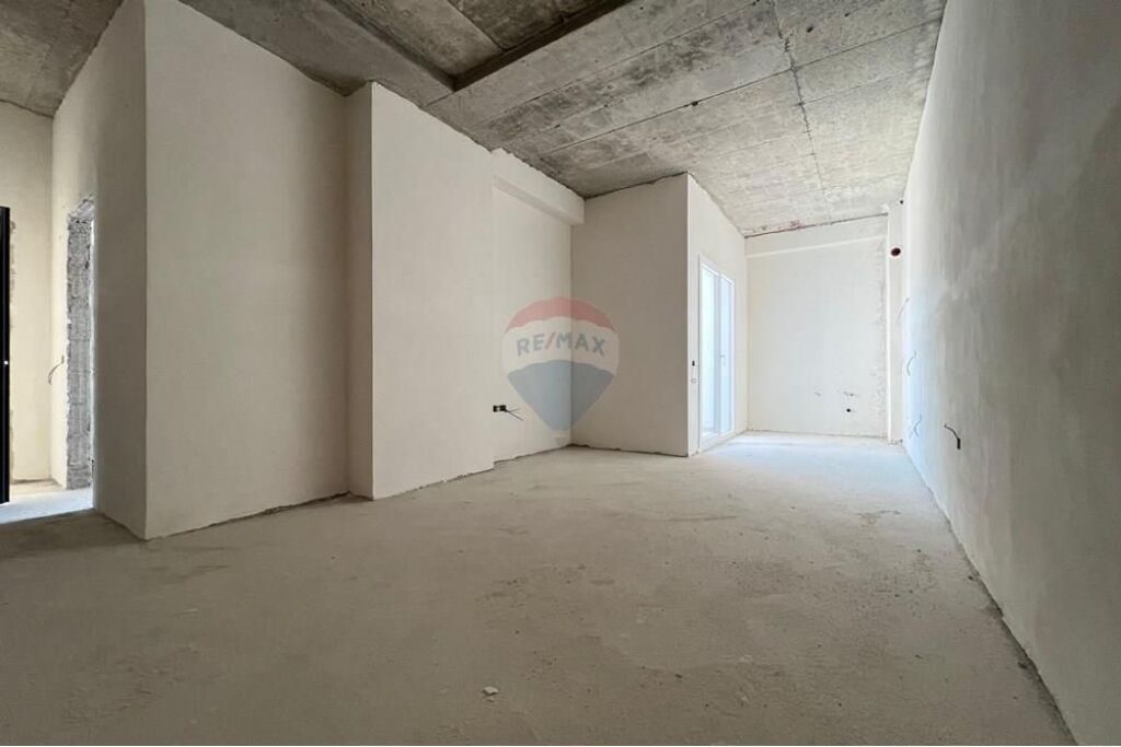 🏡 Apartment 1+1 for Sale – Lungomare, Vlorë