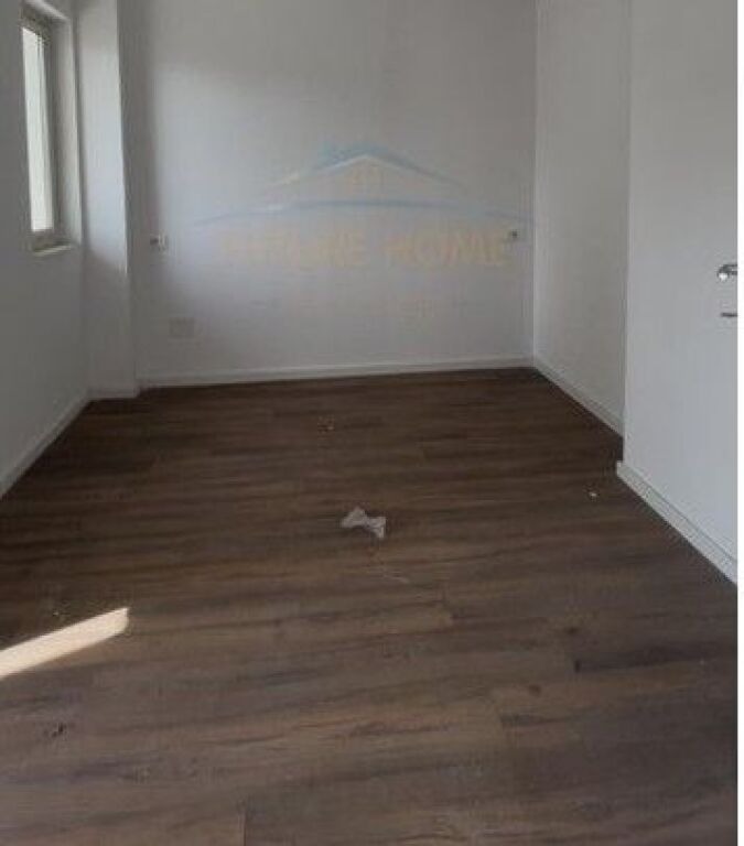 Shiten, 2 Apartamente 1+1, Rruga e Dibres, Tirane