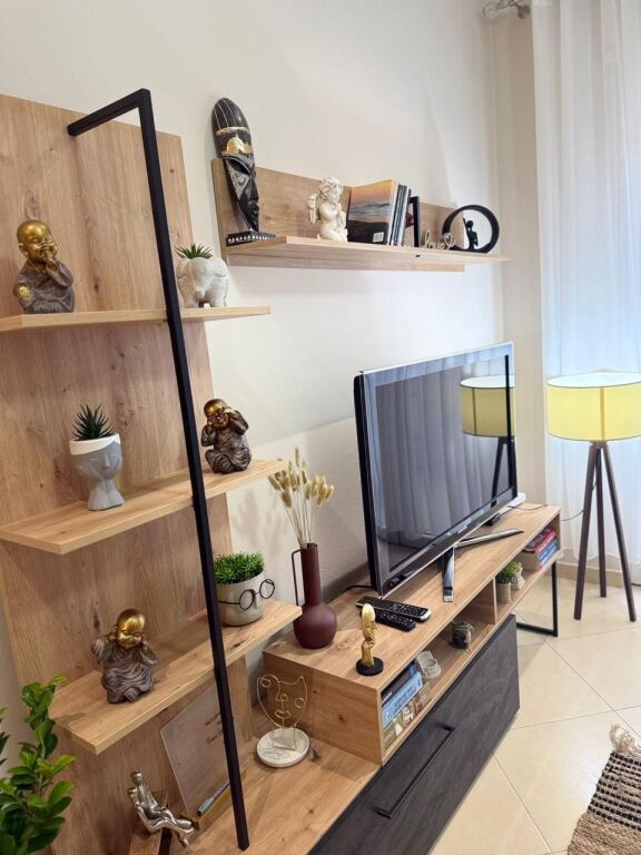 app per qera, 1+1.  kati 3 pallati Tibo perball delijorgjit  Qera 70000 lek/muaj