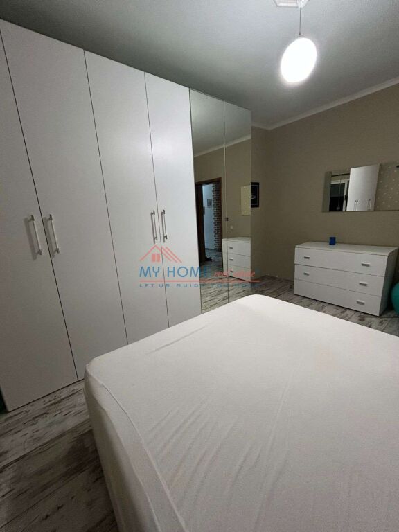 Appartamento 2+1 in affitto presso il Comune di Parigi Tirana