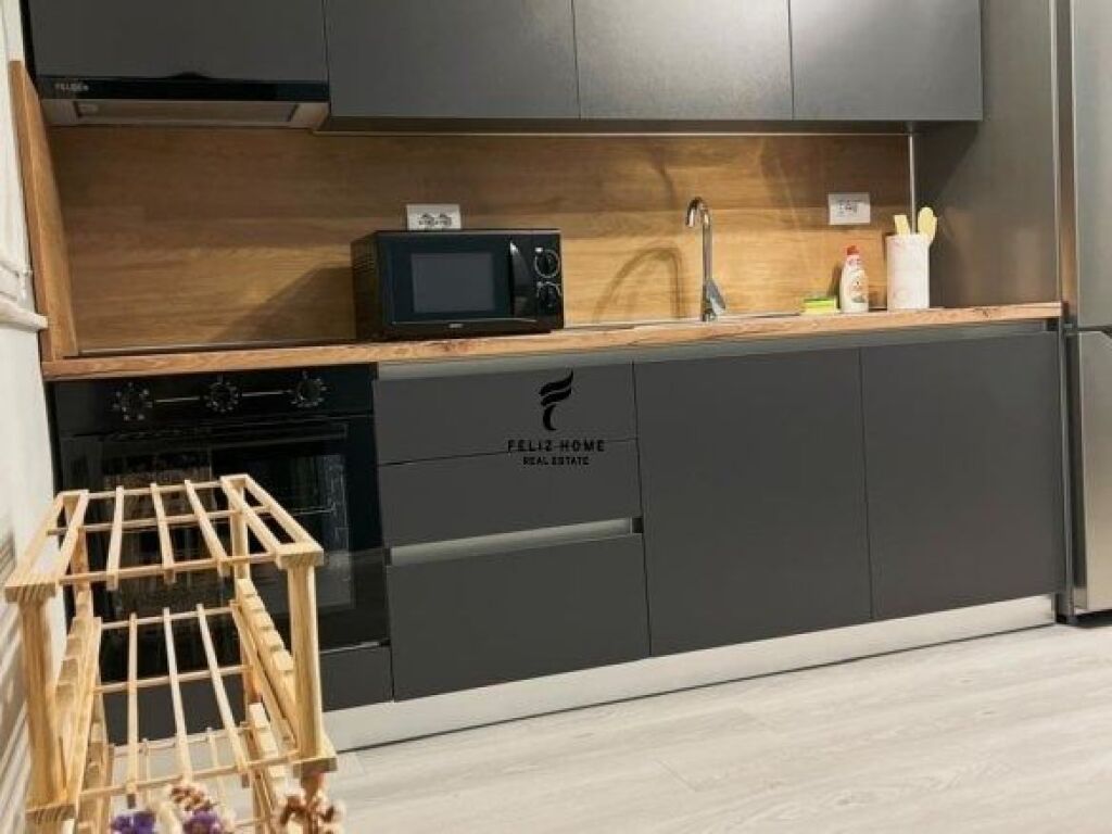 APARTAMENT ME QERA 1+1 RRUGA E DURRESIT 65.000 LEKE FH-64627