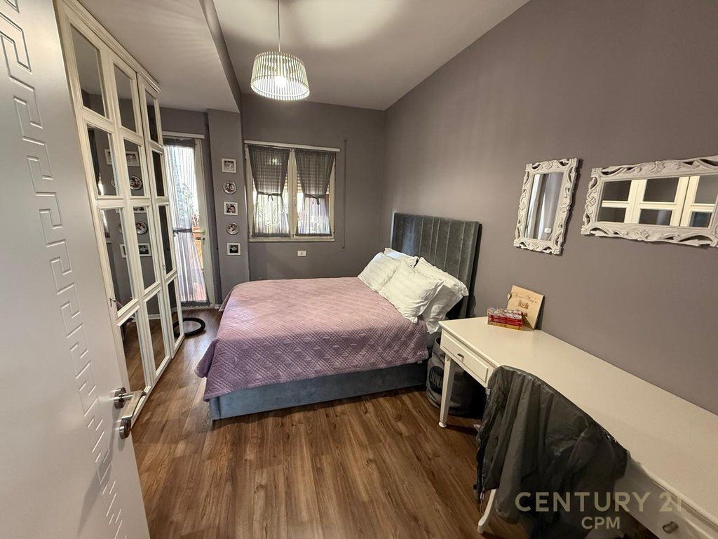 TE KOMUNA E PARISIT PRAN KRISTAL CENTER JAPIM APARTAMENT 2+1 ME QIRA 1,100 € /Muaj
