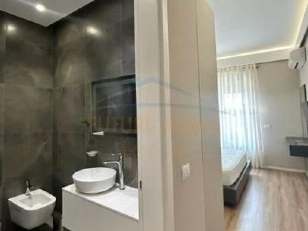 Apartament 2+1 + post parkim — Rezidenca "Secret Garden", afër TEG