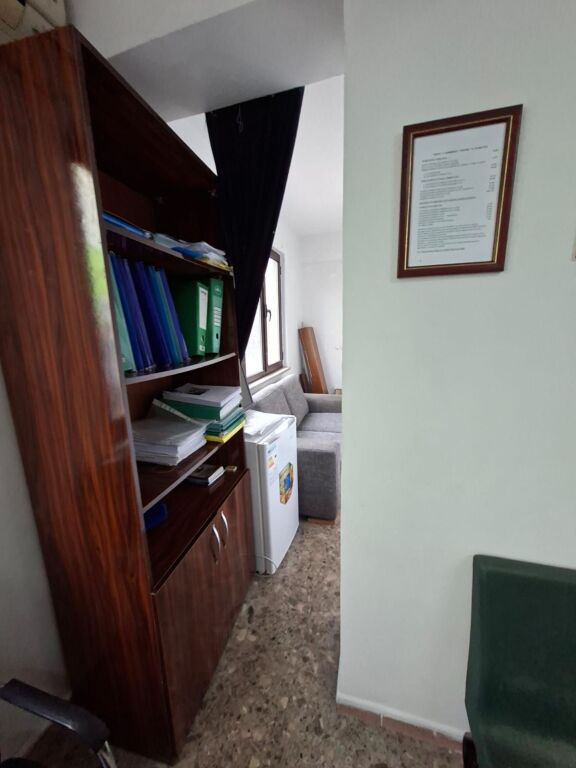 ZYRE ME QIRA ISH EKSPOZITA 250 EURO