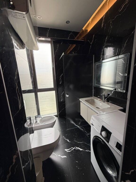 JEPET ME QIRA APARTAMENT 3+1+2+POST PARKIMI, ISH-TREGU ELEKTRIK! 850 € /Muaj