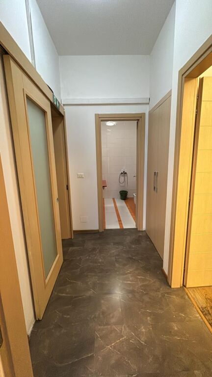 Ambient zyrash me qira tek Garda!