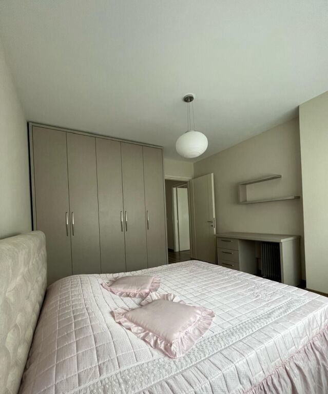 Jepet me qera Apartamenti 2+1+2 , Rezidenc Long Hill mbrapa Teg 1500 euro