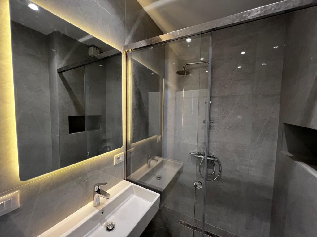 Business Premises - Kavaja Street