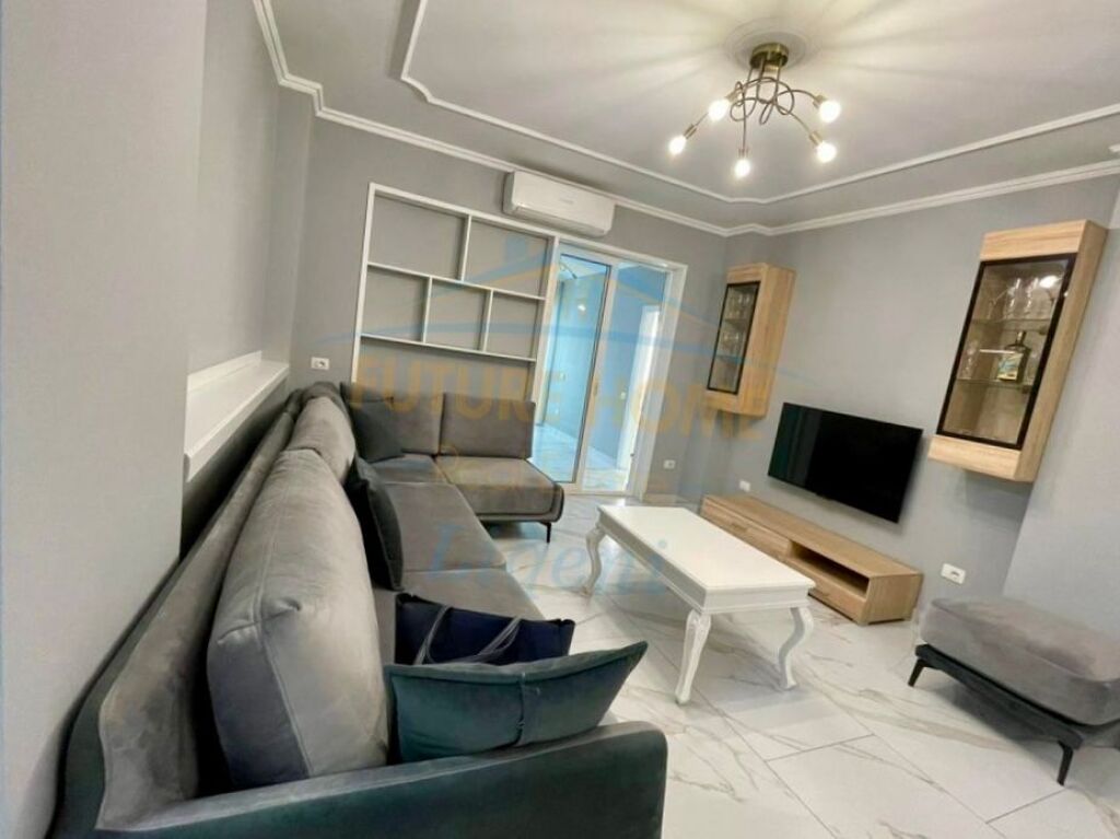 Rent, Apartment 2+1+2, Willson Square, Tirana.