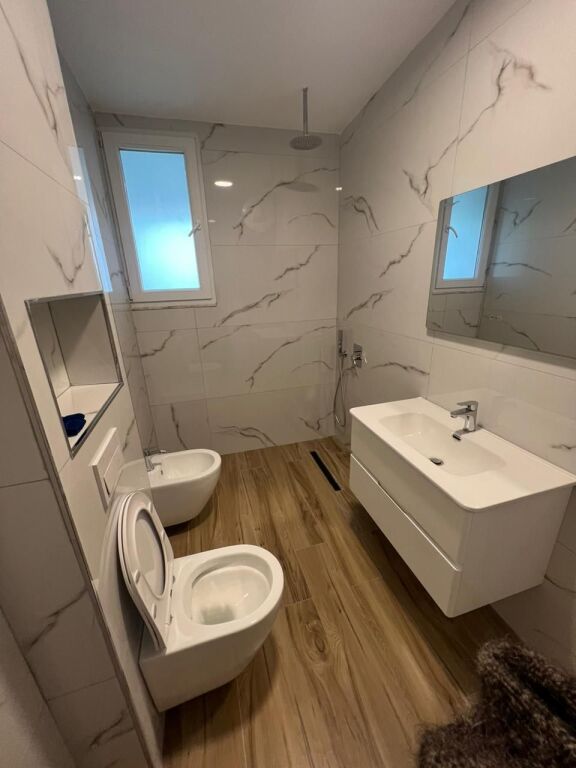 For Rent Entrance 1+1 at the Overpass, Shkozë