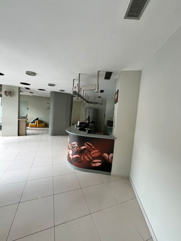 SUPER Ambient Biznesi me Qira, Sheshi Skenderbej.