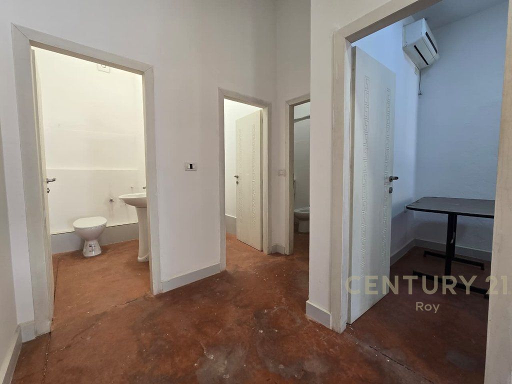 Magazinë 2-katëshe me qira – Shkozet, Durrës , vendndodhje strategjike për biznes, prane portit dhe autostrades !!!