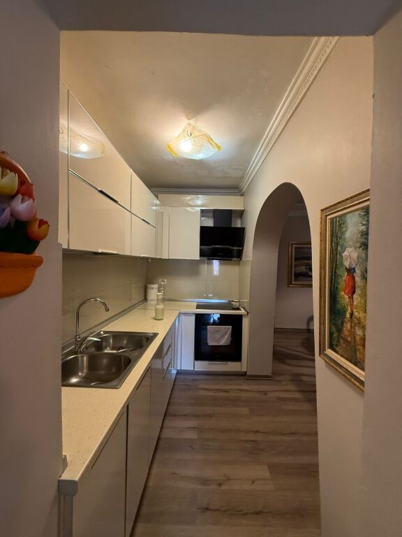 Apartament 2+1 tek Rruga e Kavajes!