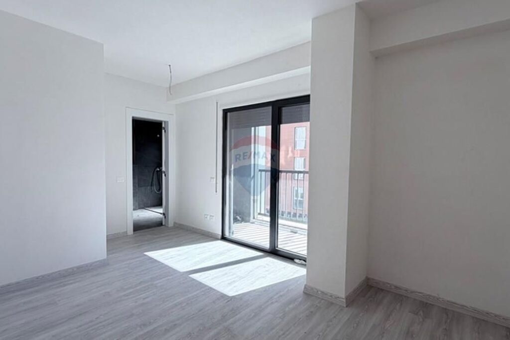 Apartament - Për Qira - Bulevardi i Ri, Tiranë