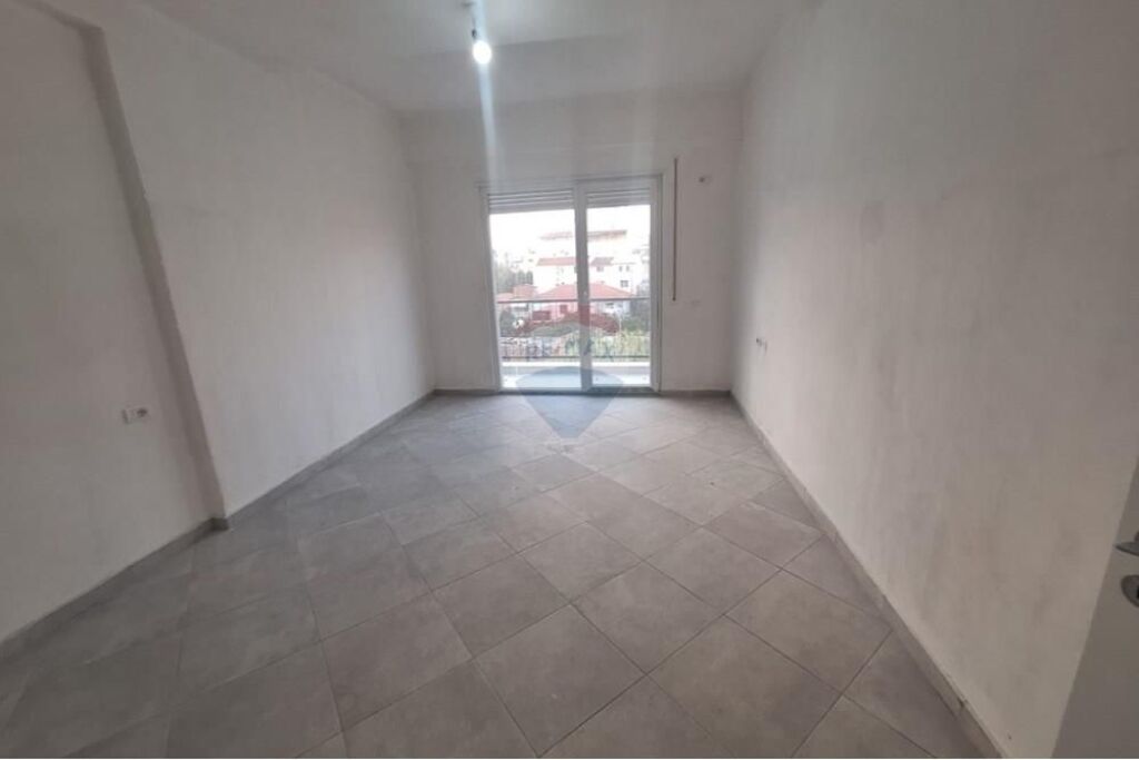 Apartament 3+1 ne Shitje tek Brryli