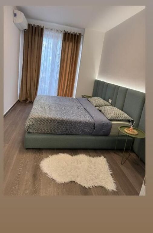 Shitet Apartamen 2+1 300 000 Euro Komuna Parisit