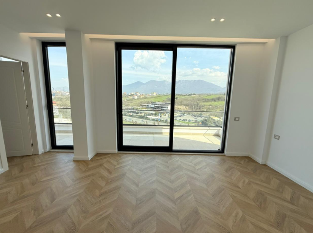 🏡 Vilë Luksoze me Pishinë për Shitje – Mjull Bathore, pranë Tirana East Gate