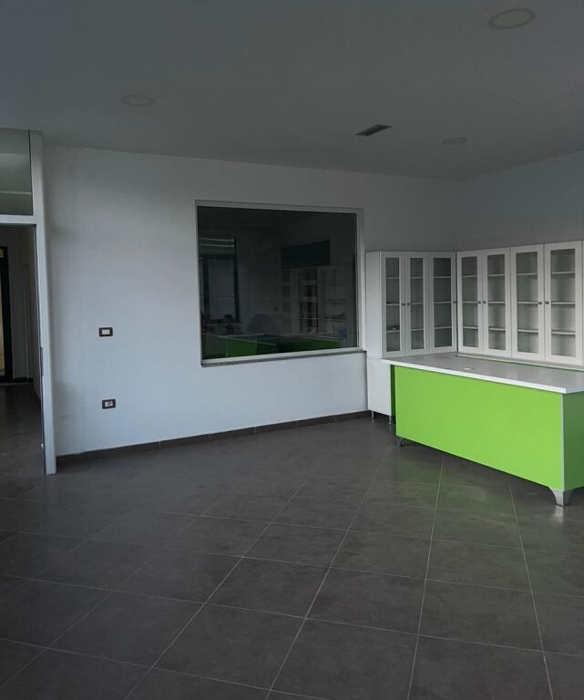 Ambient biznesi me qera – Spitallë, Durrës