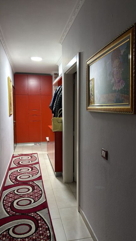 Jepet me qera apartament 2+1 në Astir