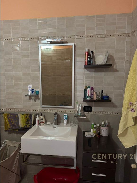 SHITET APARTAMENT 3+1+2 NE QENDER , DURRES !