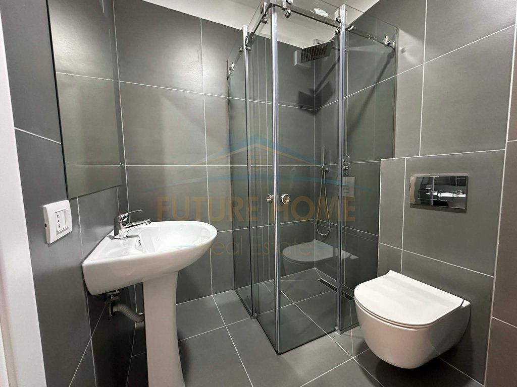 Qera, Apartament 2+1+2 + Post Parkimi, Unaza e Re