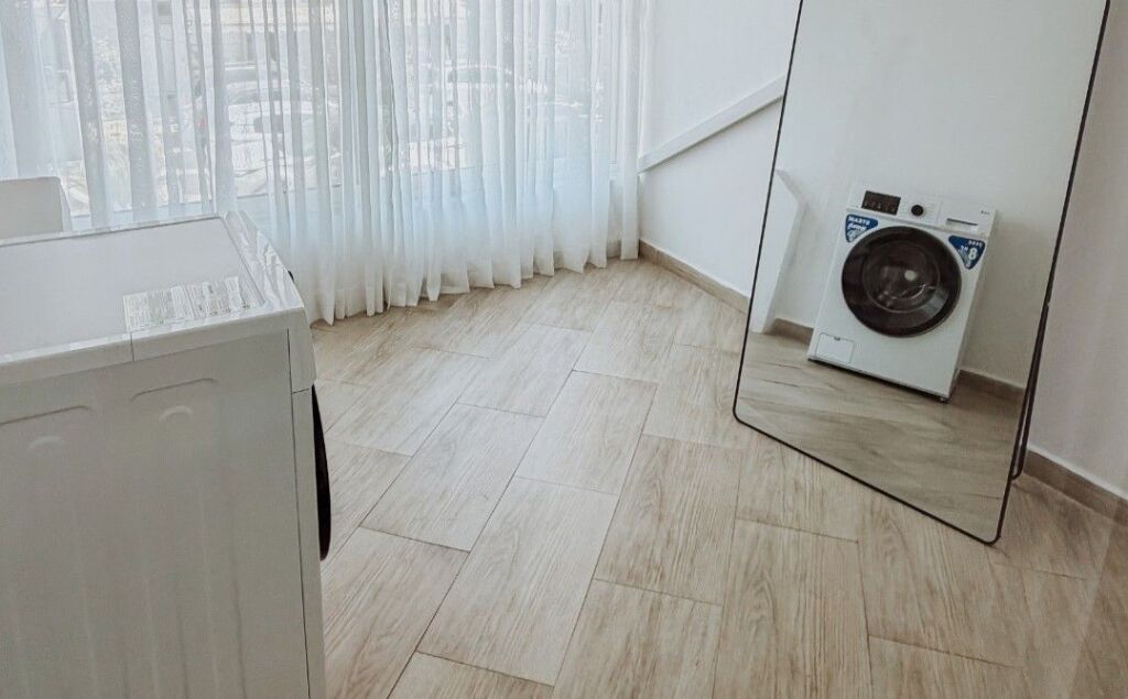 🏡 Luxury 2+1 apartment + wardrobe for rent in the Center (Myslym Shyri)