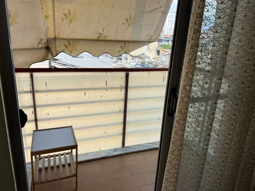 Appartamento 1+1+1 Balcone In Affitto