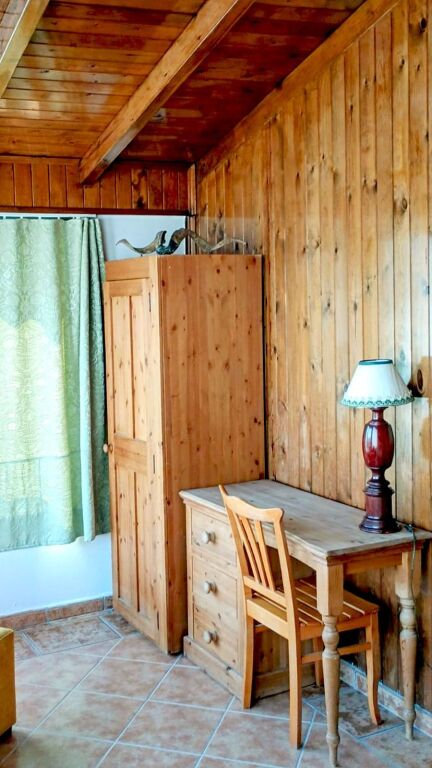 🏠A few minutes away from the Madrasa, the 3rd floor of a villa, 2+1, furnished, is for rent. 80,000 Leke