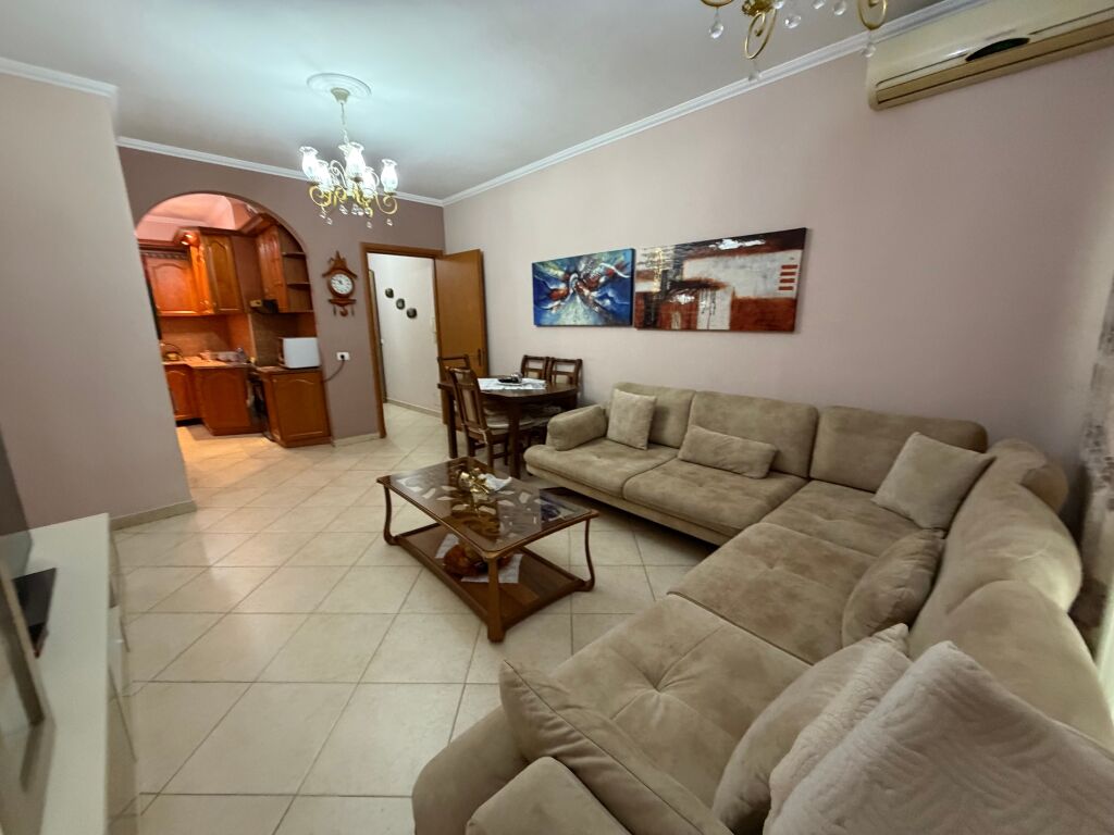 ~Qera ,Apartament 2+1  📍Yzberisht prane Big market ~Kati 2 me ashensor ~Cmimi 450 ne muaj i padiskutueshem