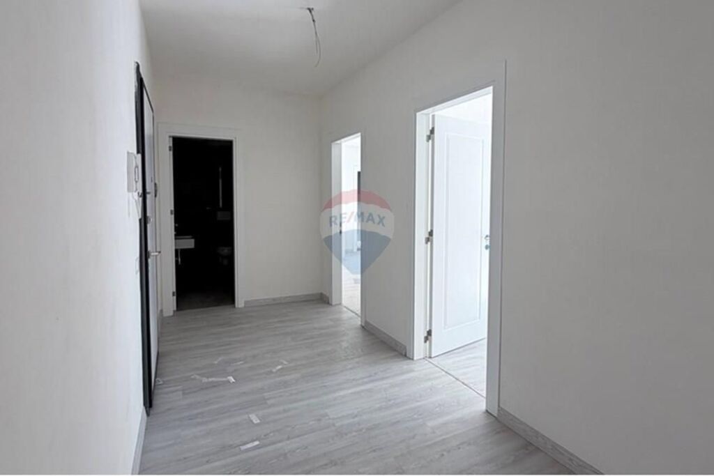 Apartament - Për Qira - Bulevardi i Ri, Tiranë