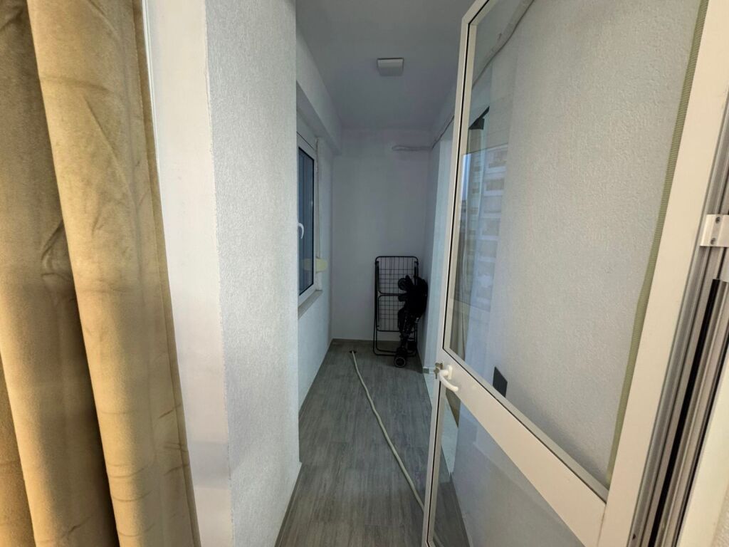 2+1+2 for Rent, Former Park