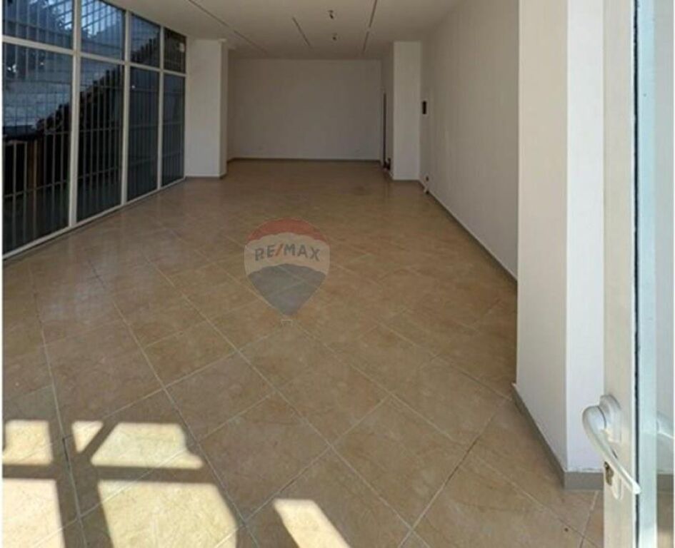 Negozio in affitto – Rotatoria Kamez