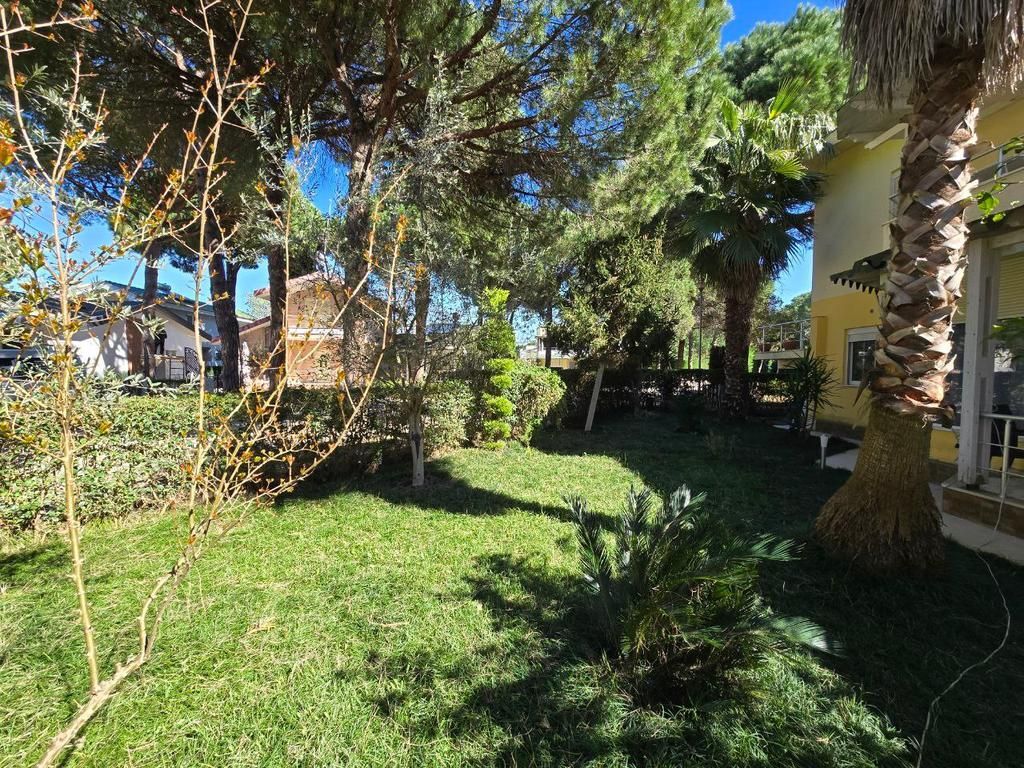 APARTAMENT 2+1 ME OBORR PER SHITJE TEK LURA 1