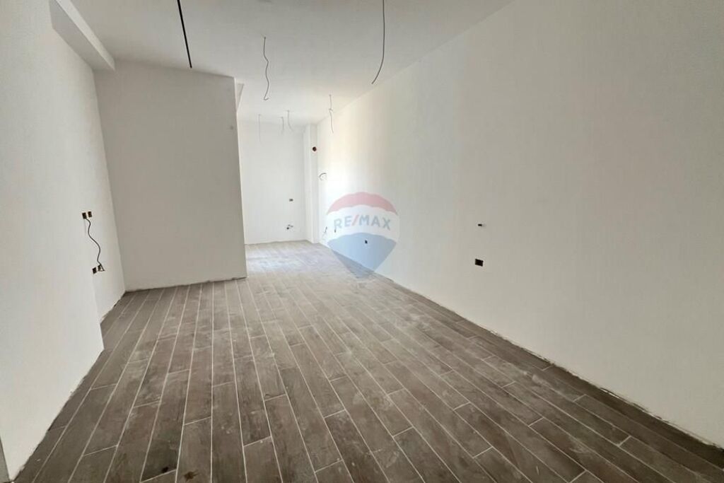 🌊✨ GARSONIERË MODERNE NË LUNGOMARE – SUPER INVESTIM! ✨🌊