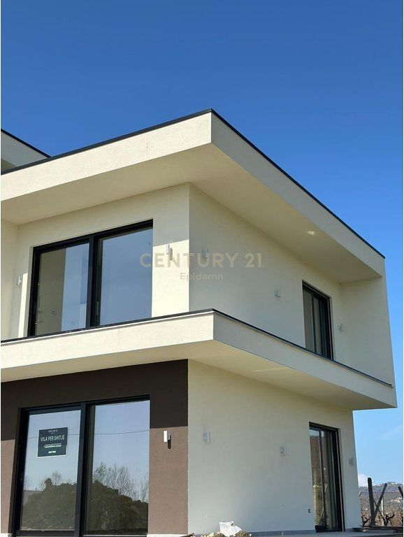 EKSLUZIVE! SHITET VILE INDIVIDUALE ME PISHINE NE GJIRIN E LALZIT! 340.000€