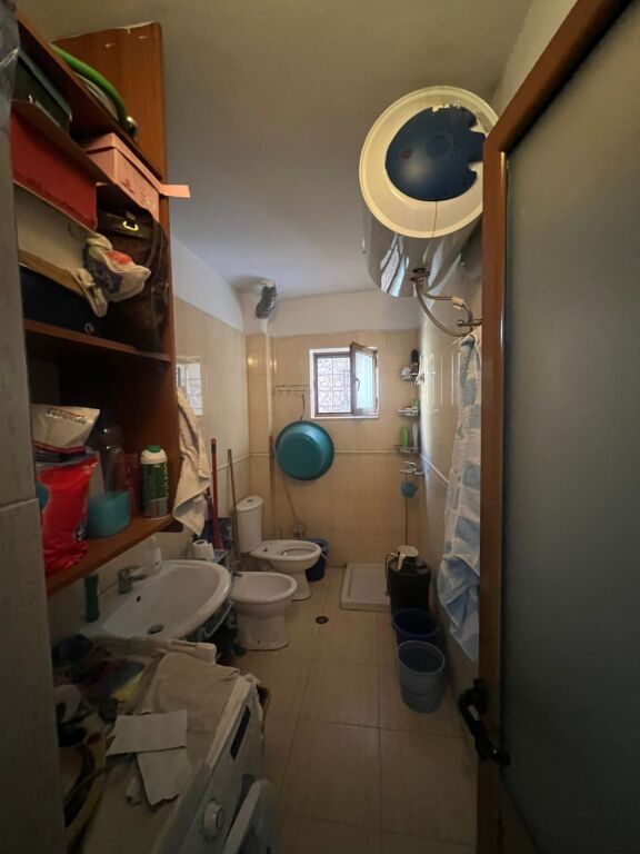 Shitet Apartament 3+1,Rruga Karl Gega.