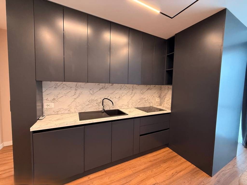 JEPET ME QIRA APARTAMENT 3+1+2+POST PARKIMI, ISH-TREGU ELEKTRIK! 850 € /Muaj