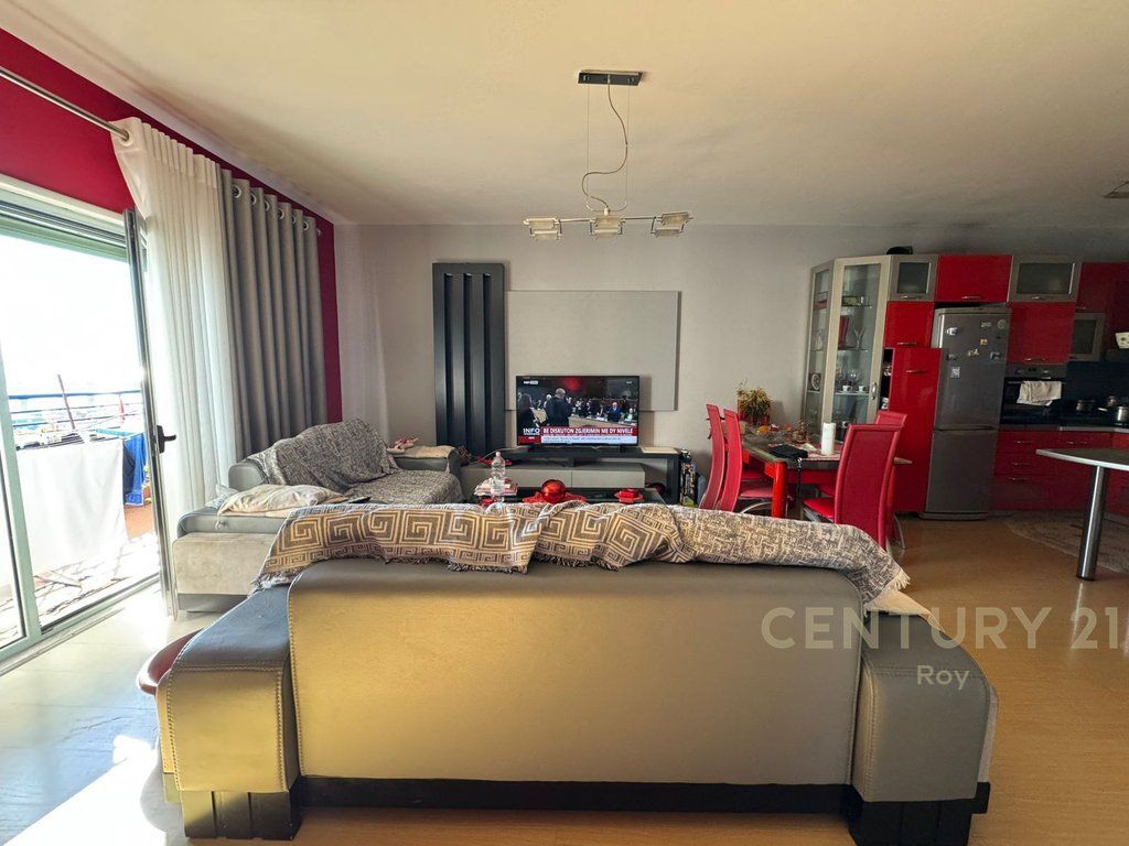 SHITET APARTAMENT 3+1+2 NE QENDER , DURRES !
