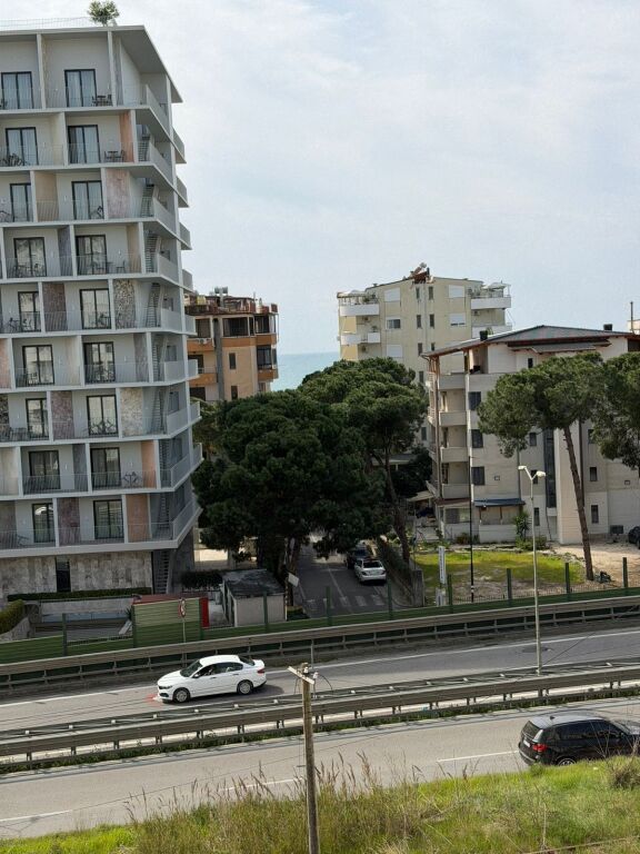 Shitet super apartament në Shkëmbin e Kavajës! 🌊 2+1