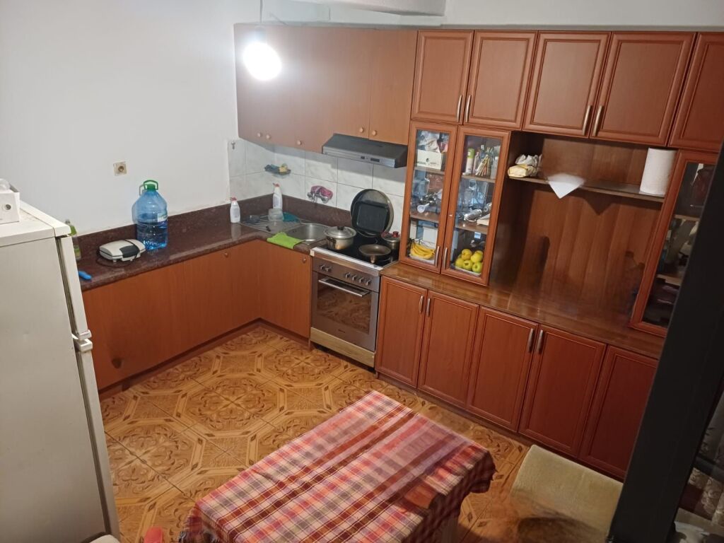 NDARJE  QERAJE 115 EURO.PRANE UNIVERSITETIT ZOJA E KESHILLIT TE MIRE.