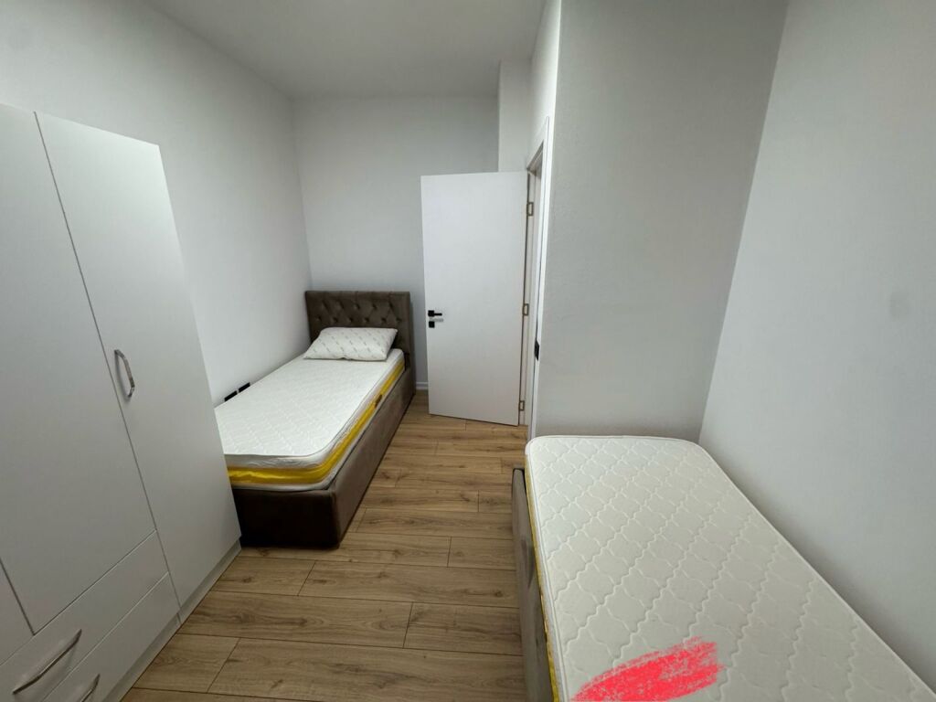 2+1+2 for Rent, Former Park