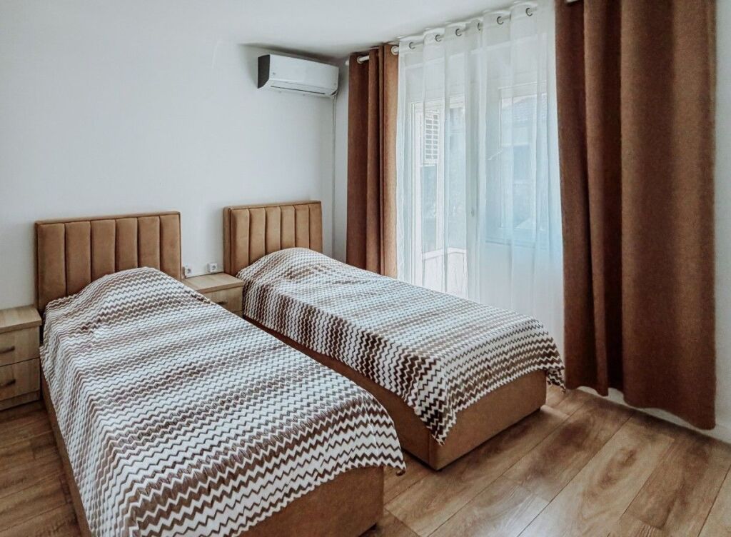 🏡 Luxury 2+1 apartment + wardrobe for rent in the Center (Myslym Shyri)