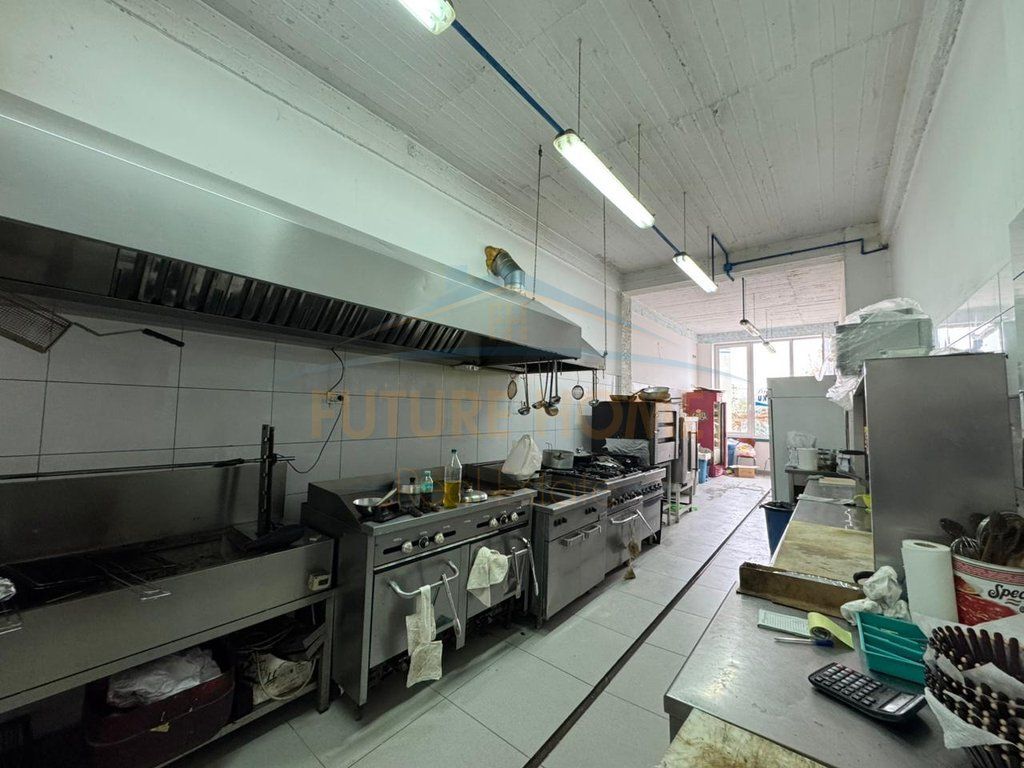 Affitto, Edificio Commerciale, Lundër