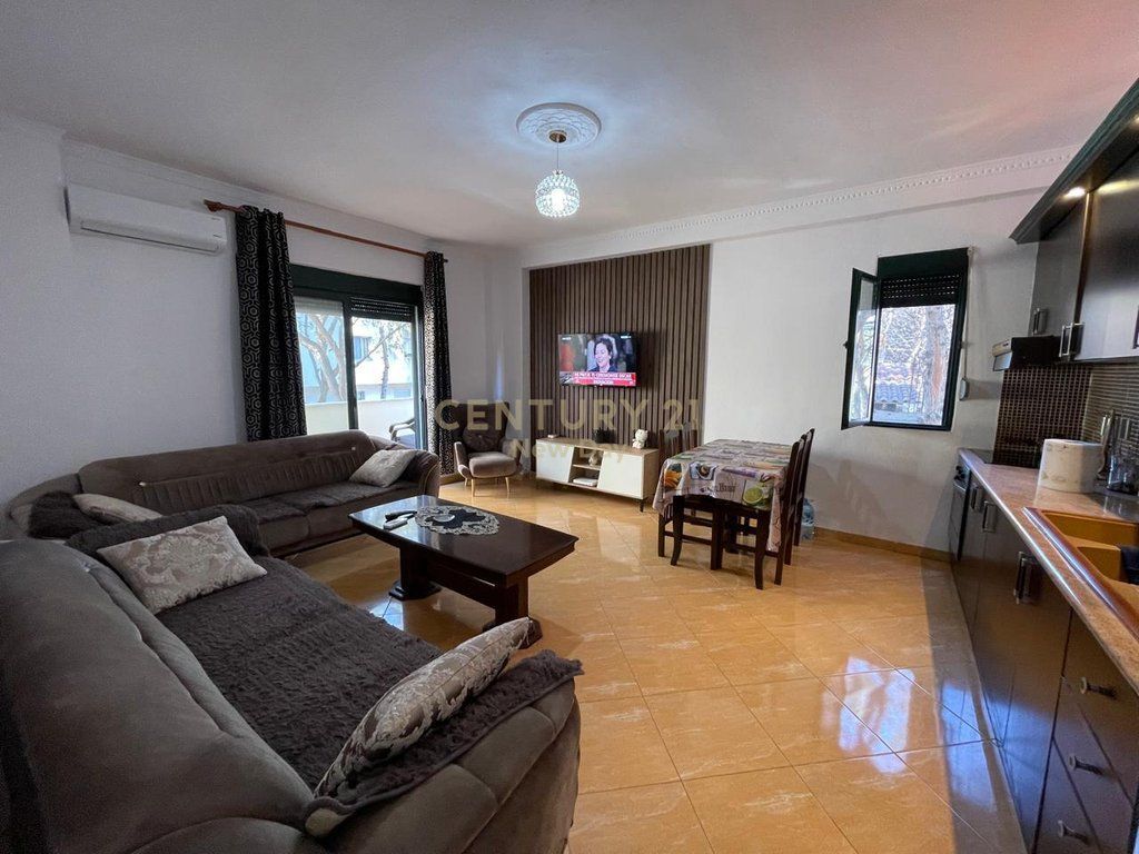 SHITET APARTAMENT 1+1 PRANE KLAJDI RESORT, GOLEM!